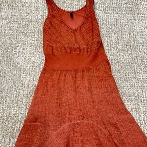 Inzio  linen dress dress with

Top is form fitting. Scalloped hem pockets